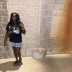 Meet your Posher, Temia